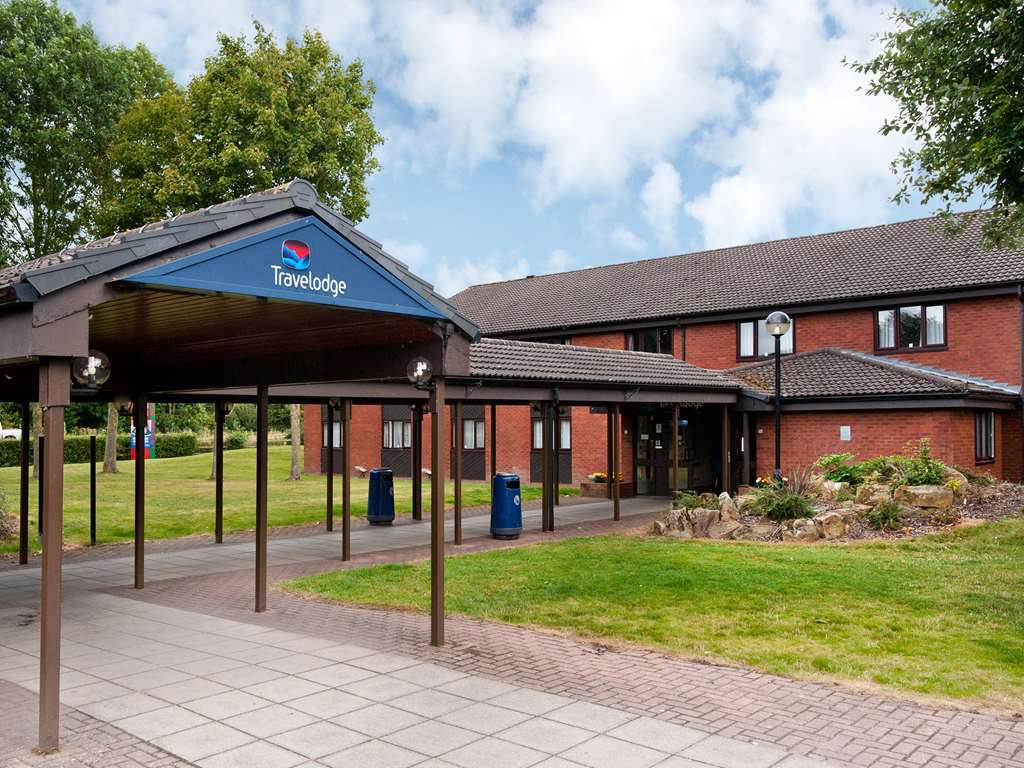 Travelodge Озуъстри Екстериор снимка
