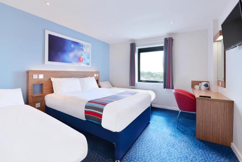 Travelodge Озуъстри Екстериор снимка