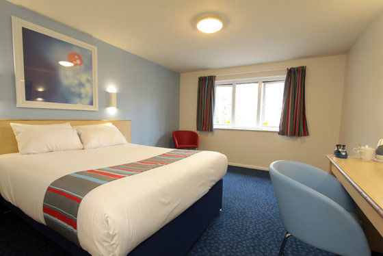 Travelodge Озуъстри Стая снимка
