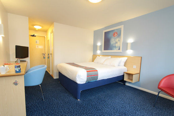 Travelodge Озуъстри Стая снимка