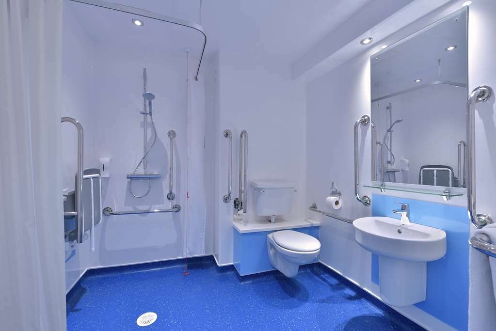 Travelodge Озуъстри Стая снимка